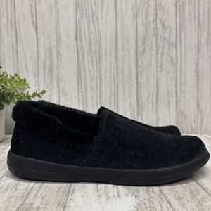 Womens Size 10 Vionic Velvet Slippers Black